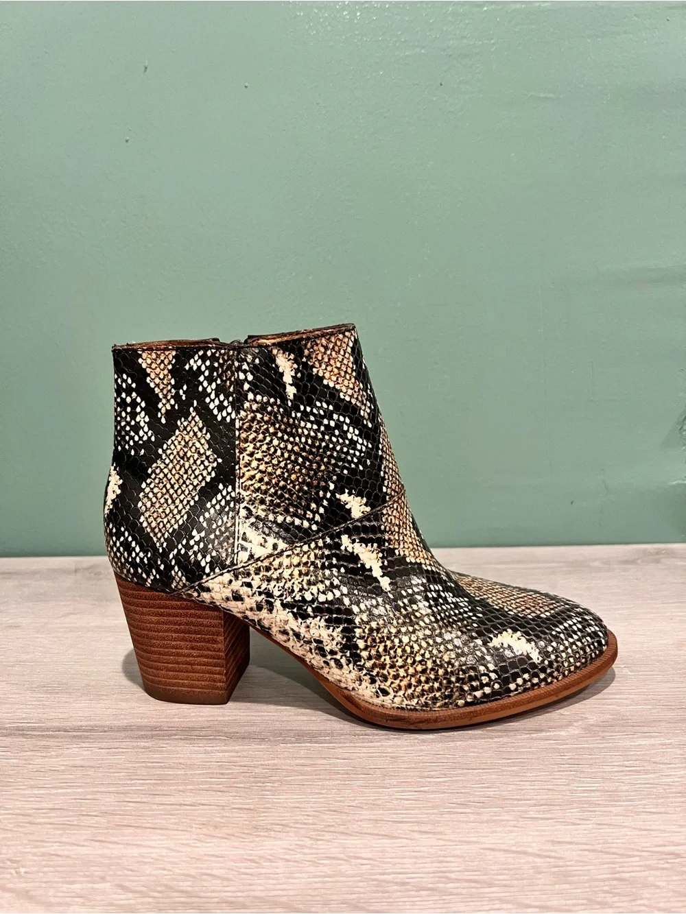 Madewell Snake Print Leather Ankle Boots Women’s Size 6 - Picture 10 of 10
